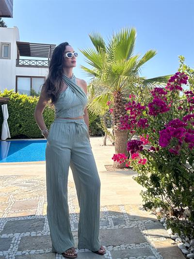 Çağla Yeşili Bağlama Detaylı Bluz Pantolon Takım