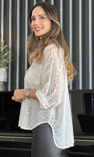 Düğmeleri Kristal Taşlı Parlak Tül Gömlek
