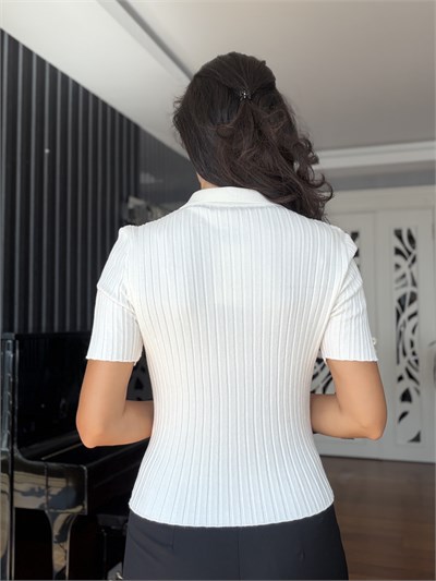 Ekru Düğme Detaylı Triko Bluz