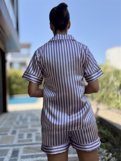 Gri Açık Pembe Çizgili Şortlu Saten Pijama Takım