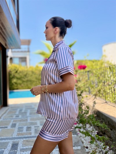 Gri Açık Pembe Çizgili Şortlu Saten Pijama Takım
