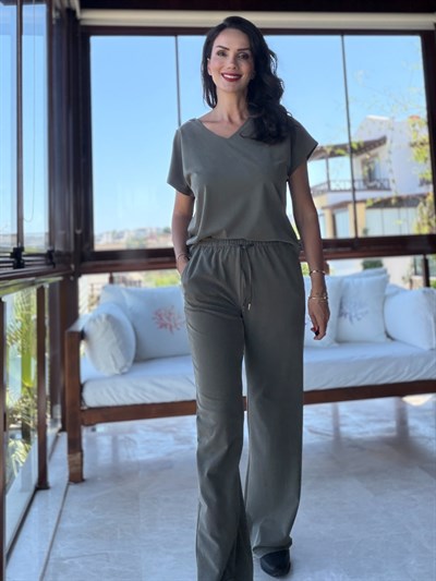 Haki Gold Detaylı Tensel Bluz  Pantolon Takım
