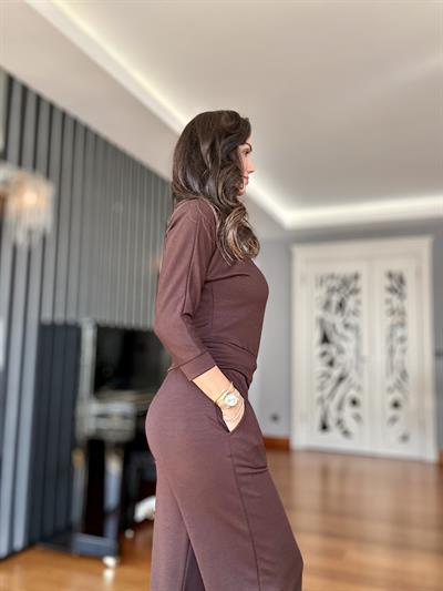 Kahverengi Modal Kayık Yaka Bluz Pantolon Takım
