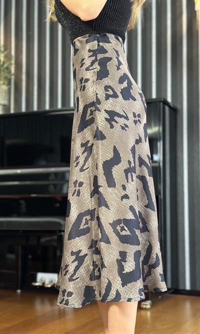 Kahverengi Siyah Desenli Midi Saten Etek