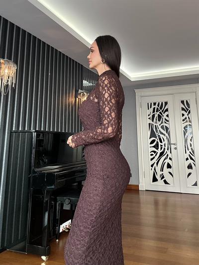 Kahverengi Uzun Dantel Elbise