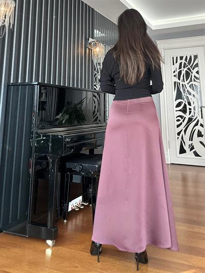 Kahverengi Yırtmacı Dantelli Uzun Saten Etek