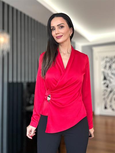 Kırmızı Gold Tokalı Anvelop Saten Bluz