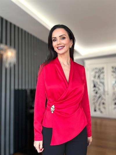Kırmızı Gold Tokalı Anvelop Saten Bluz