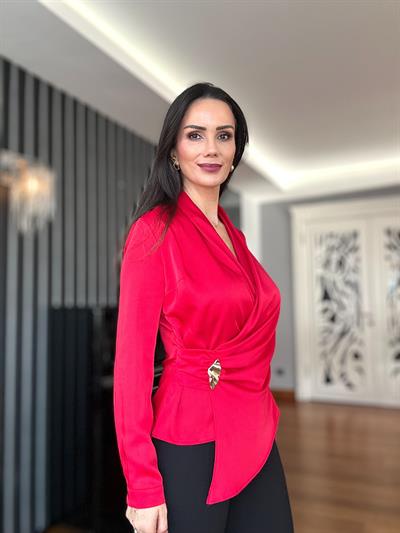 Kırmızı Gold Tokalı Anvelop Saten Bluz