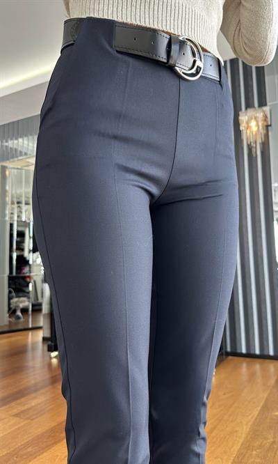 Lacivert Dar Kesim Kemerli Pantolon
