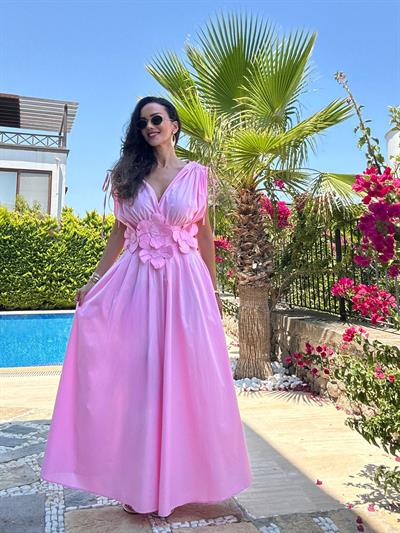 Pembe Çiçek Süslemeli Tasarım Elbise 