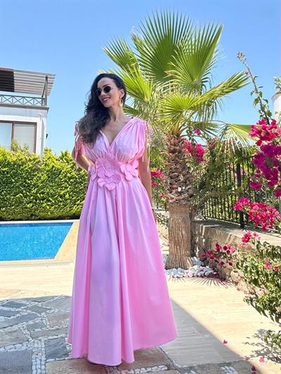 Pembe Çiçek Süslemeli Tasarım Elbise 