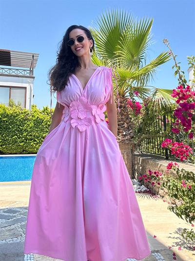 Pembe Çiçek Süslemeli Tasarım Elbise 