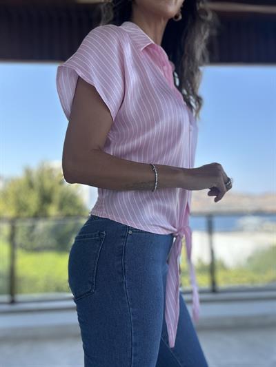Pembe Üzeri Beyaz Çizgili Bağlamalı Gömlek