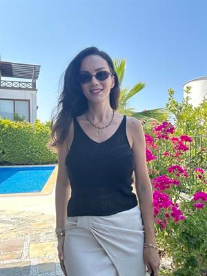 Siyah Askılı Triko Bluz