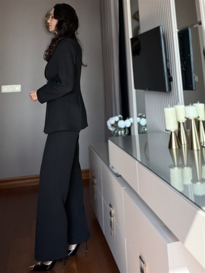 Siyah Bele Oturan Düğme Detaylı Ceket Pantolon Takım