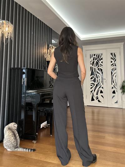 Siyah Düğme Detaylı Yelek Pantolon Takım 