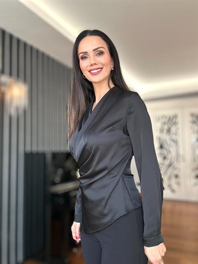 Siyah Gold Tokalı Anvelop Saten Bluz
