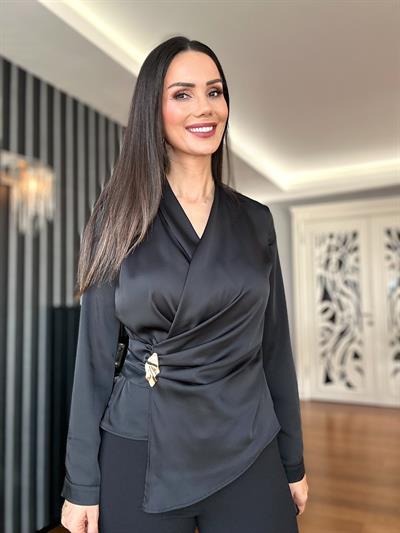 Siyah Gold Tokalı Anvelop Saten Bluz