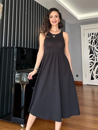 Siyah Halter Kesim Midi Elbise