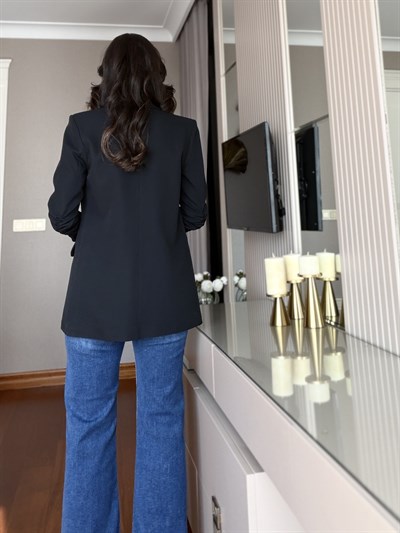 Siyah Kol Büzgü Detaylı Blazer 