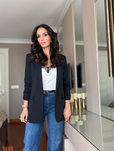 Siyah Kol Büzgü Detaylı Blazer 
