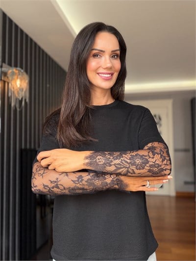 Siyah Kolları Dantelli İnce Triko Kazak