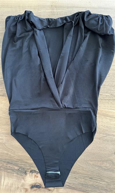 Siyah Kolsuz Alttan Çıtçıtlı Body