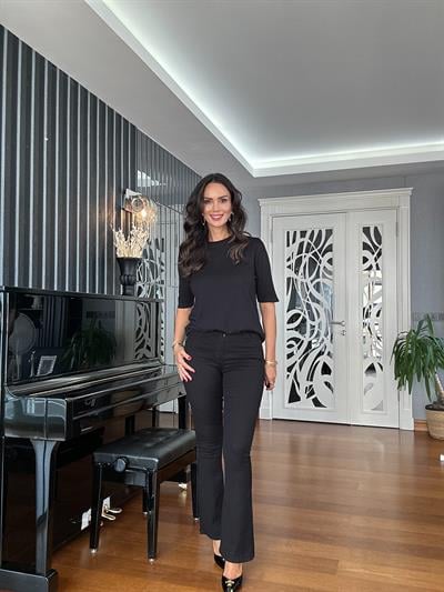 Siyah Likralı Flare Kot Pantolon