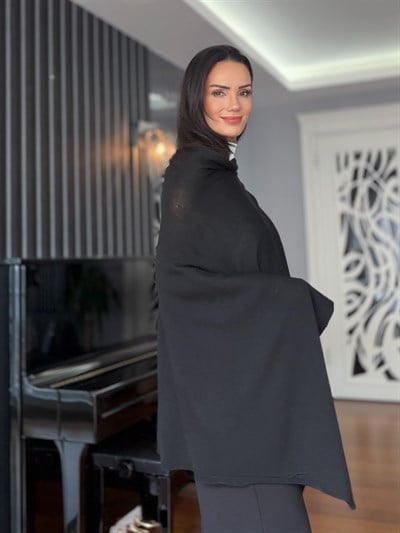 Siyah Panço Model İnce Triko