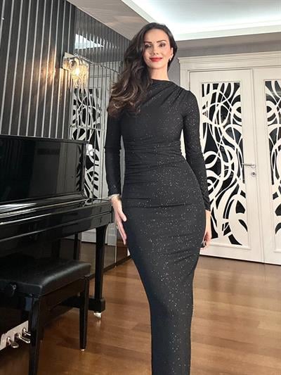 Siyah Pırıltılı Elbise