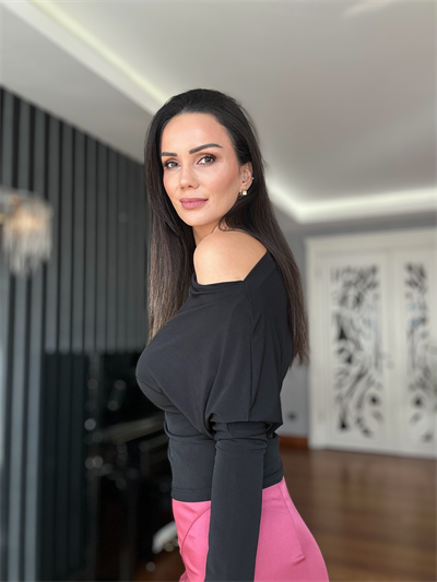 Siyah Uzun Kollu Dökümlü Sandy Bluz