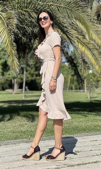 Taş Rengi Fırfırlı Elbise