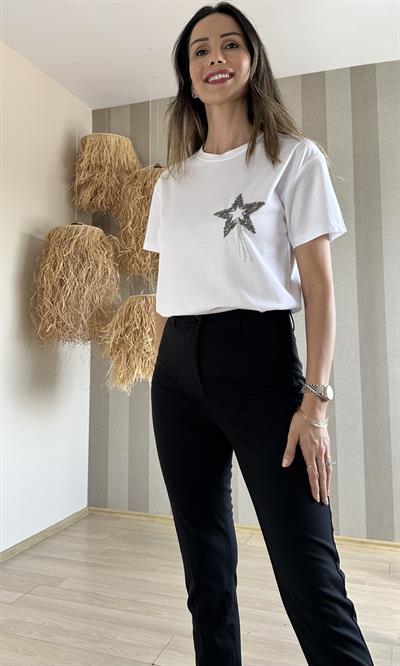 Yıldız Taş Süslemeli Beyaz Tişört
