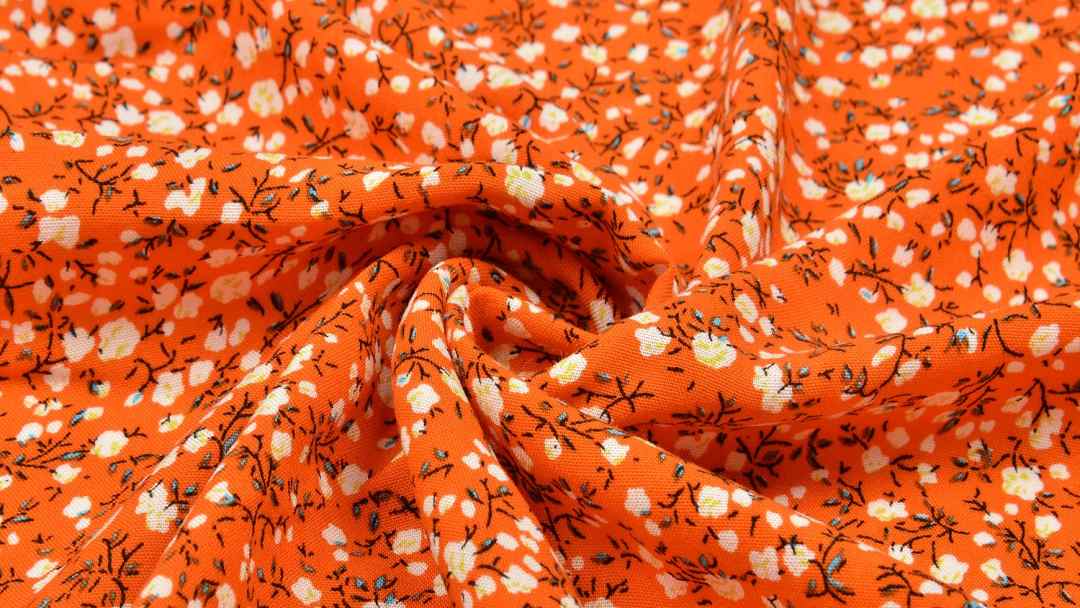 Viskon Kumaş Nedir? Özellikleri ve Kombin Önerileri