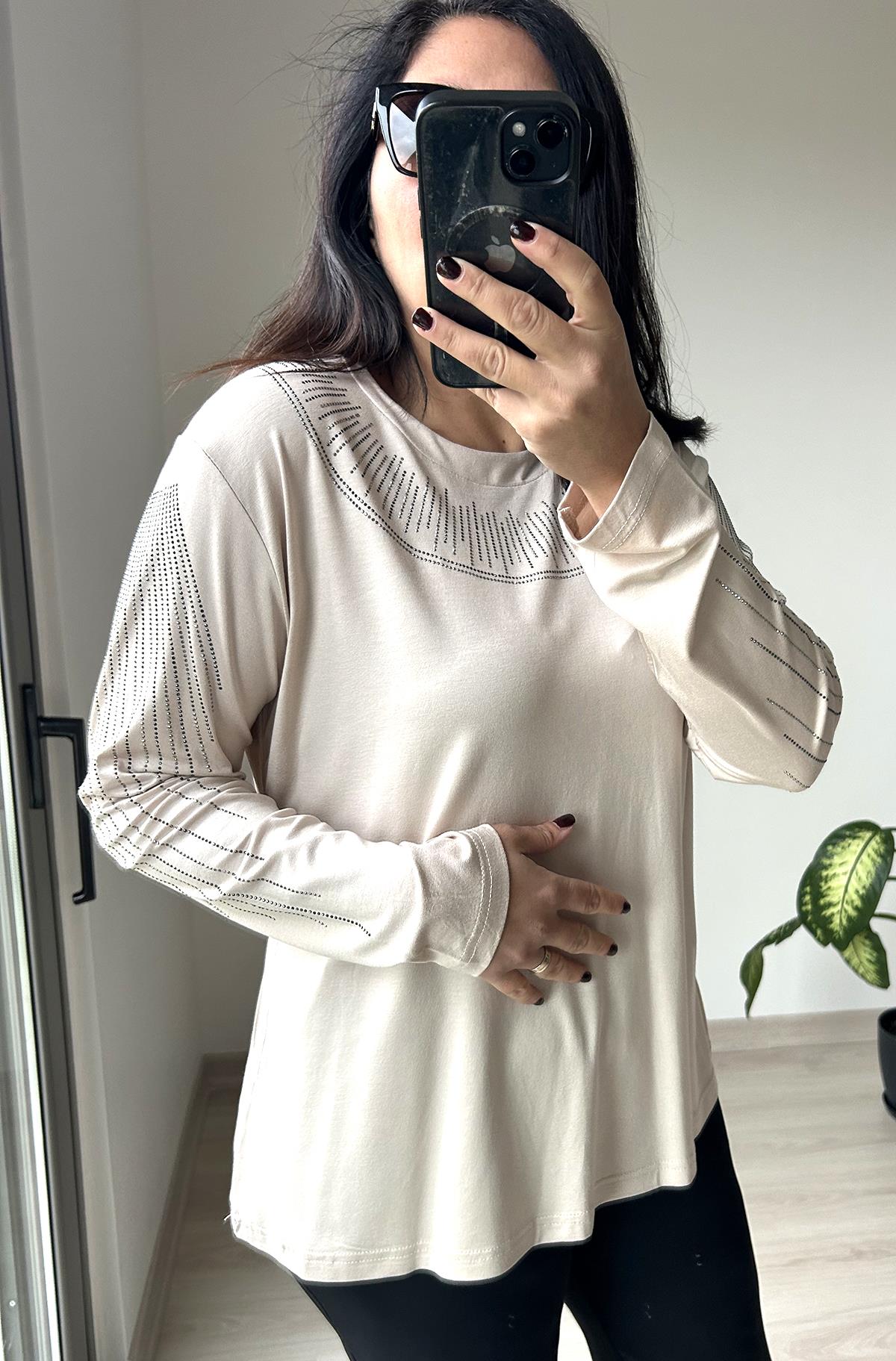 Kadın büyük beden yakası ve kolları taş detaylı bluz -bgb60 - Charamela