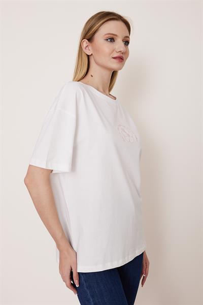 Beyaz oversize nakışlı pamuk t-shirt - Charamela