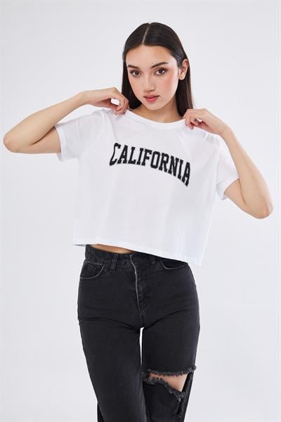 California baskılı crop t-shirt - Charamela