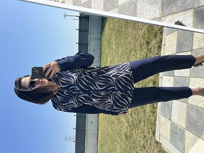 Kadın büyük beden baskılı sim detaylı lacivert bluz -bgb129 - Charamela