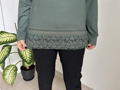 Kadın büyük beden baskılı yaka ve etek taş detaylı bluz -bgb70 - Charamela