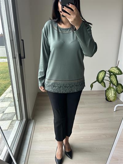 Kadın büyük beden baskılı yaka ve etek taş detaylı bluz -bgb70 - Charamela