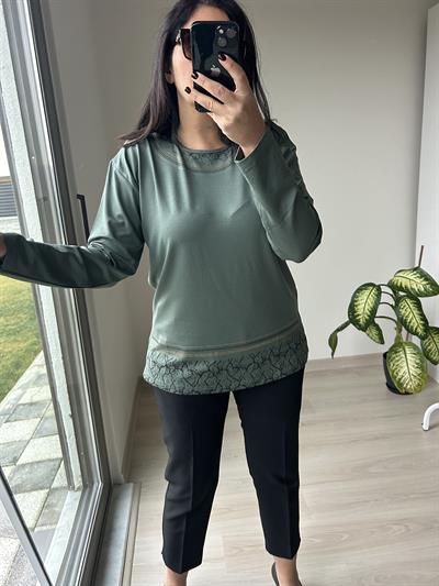 Kadın büyük beden baskılı yaka ve etek taş detaylı bluz -bgb70 - Charamela