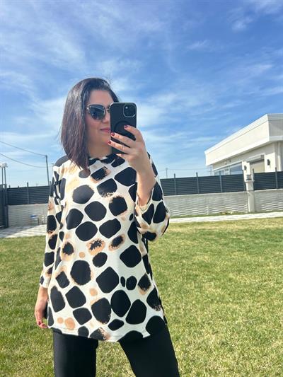 Kadın büyük beden ekru sıyah desenli bluz-bgb130 - Charamela