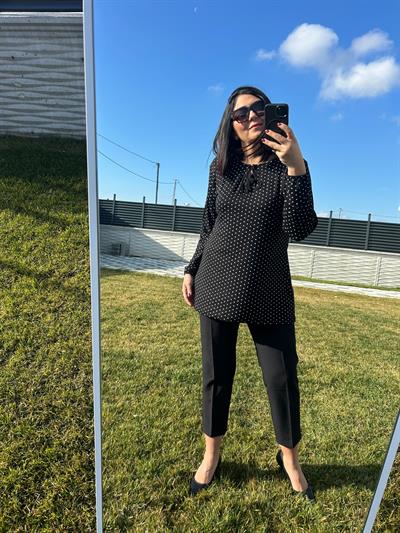 Kadın büyük beden siyah - beyaz puantiye baskı detaylı viskon kumaş örme bluz-bgb103 - Charamela