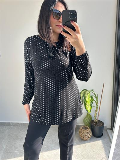 Kadın büyük beden siyah - beyaz puantiye baskı detaylı viskon kumaş örme bluz-bgb103 - Charamela