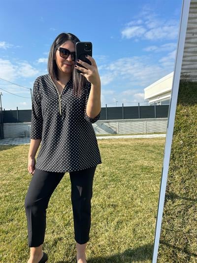 Kadın büyük beden siyah - beyaz puantiye baskı detaylı viskon kumaş örme bluz-bgb117 - Charamela