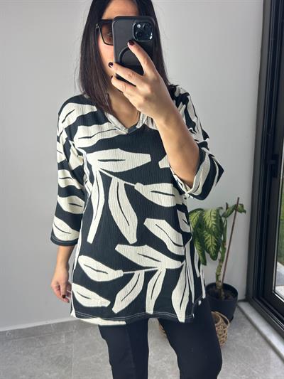 Kadın büyük beden v yaka çiçek baskılı siyah - beyaz bürümcük kumaş örme bluz-bgb95 - Charamela