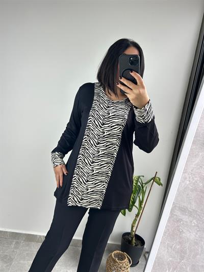 Kadın büyük beden v yaka siyah - beyaz animal baskı detaylı viskon kumaş örme bluz-bgb97 - Charamela