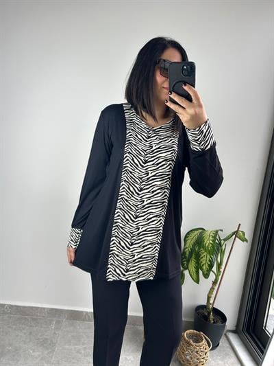 Kadın büyük beden v yaka siyah - beyaz animal baskı detaylı viskon kumaş örme bluz-bgb97 - Charamela