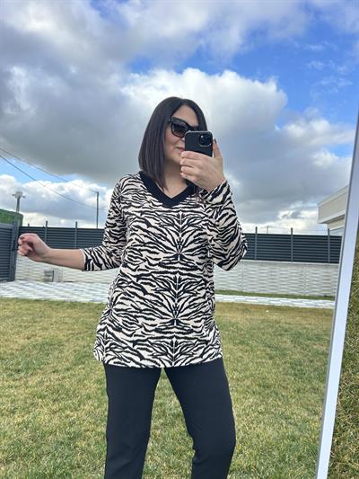 Kadın büyük beden zebra baskılı v yaka bluz-bgb80 - Charamela